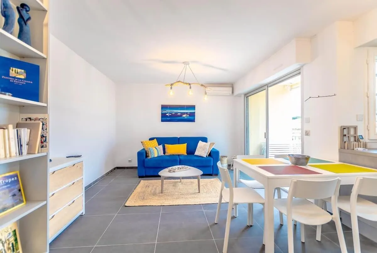Beautiful Apt With Balcony And Pool Saint Tropez